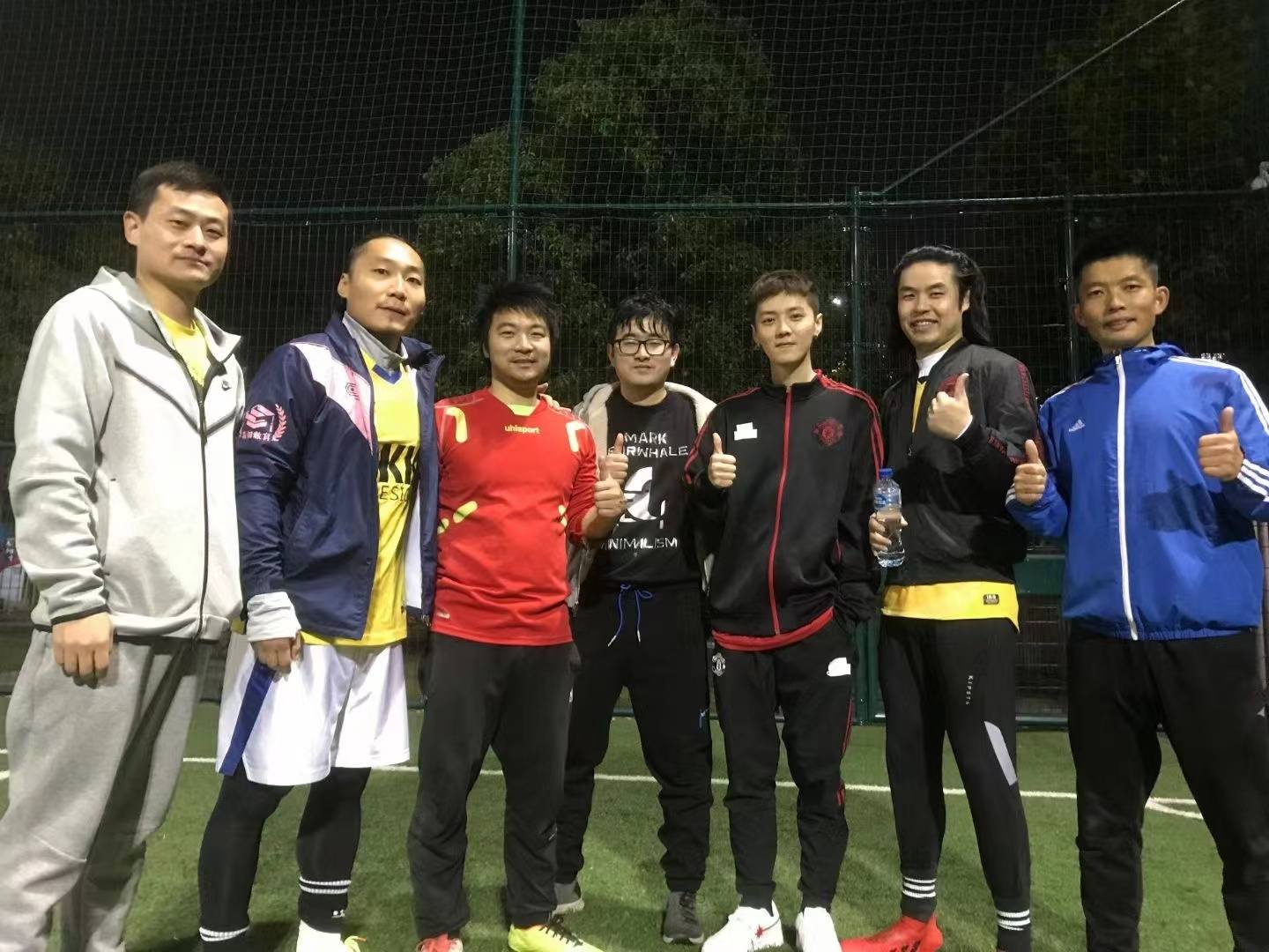 鹿晗剪发vlog短发,鹿晗短发偶遇