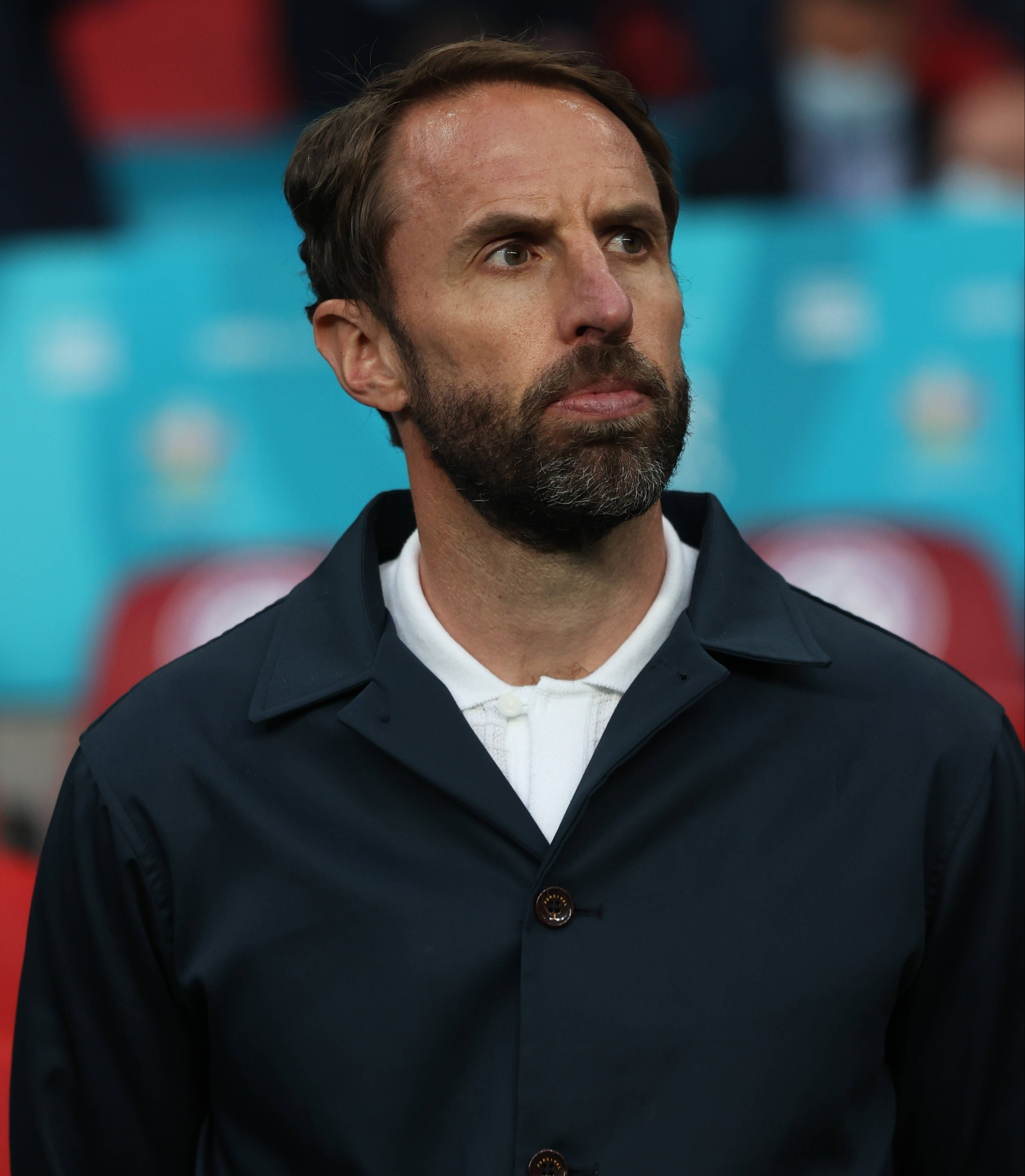 大饱眼福！欧洲杯名帅衣品赏析：索思盖特弃马甲曼奇尼秀阿玛尼