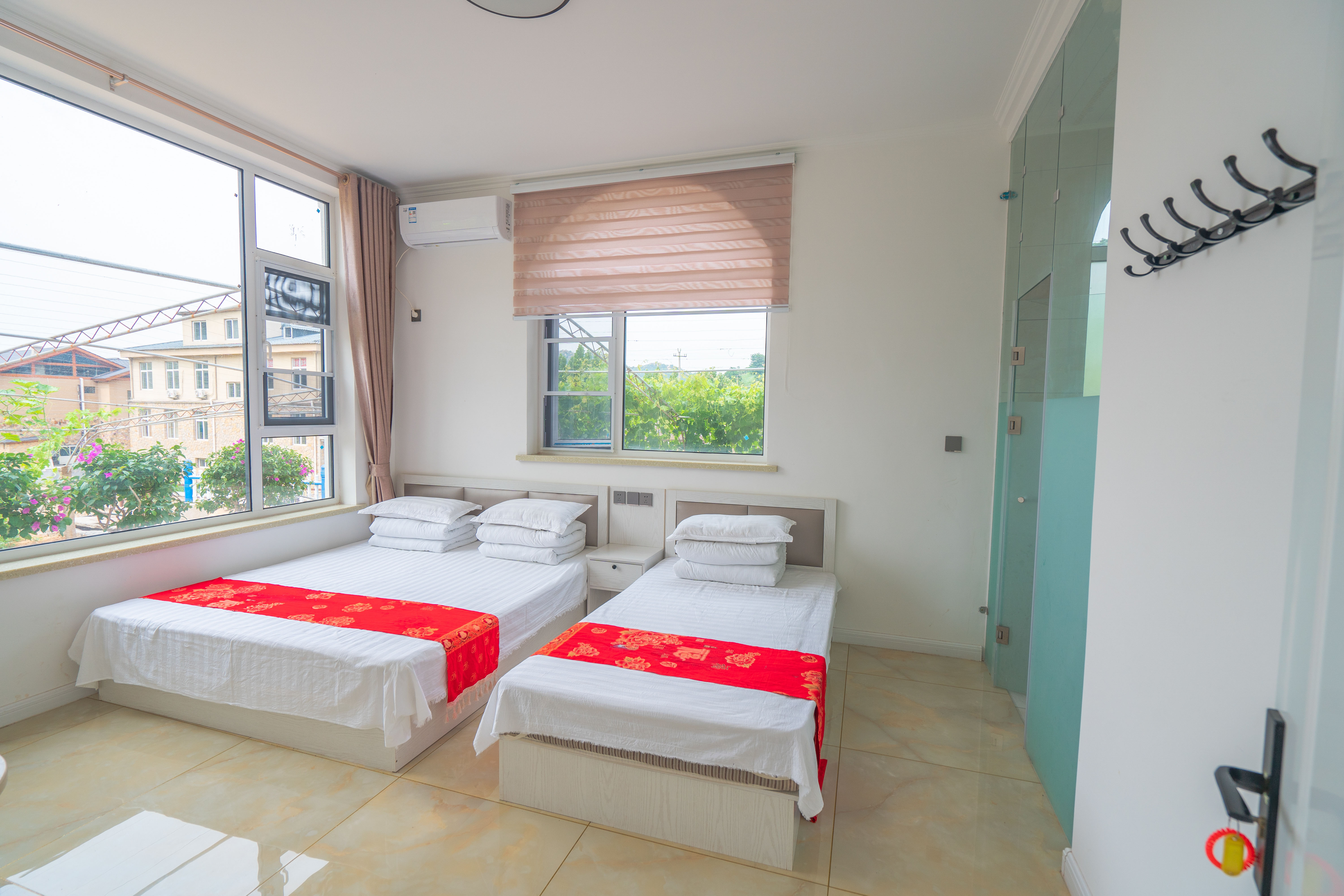 秦皇岛昌黎葡萄沟吃住一体农家院,昌黎海边农家院