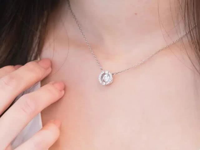 为什么闲鱼的施华洛世奇那么便宜 (为什么闲鱼上施华洛世奇那么便宜)