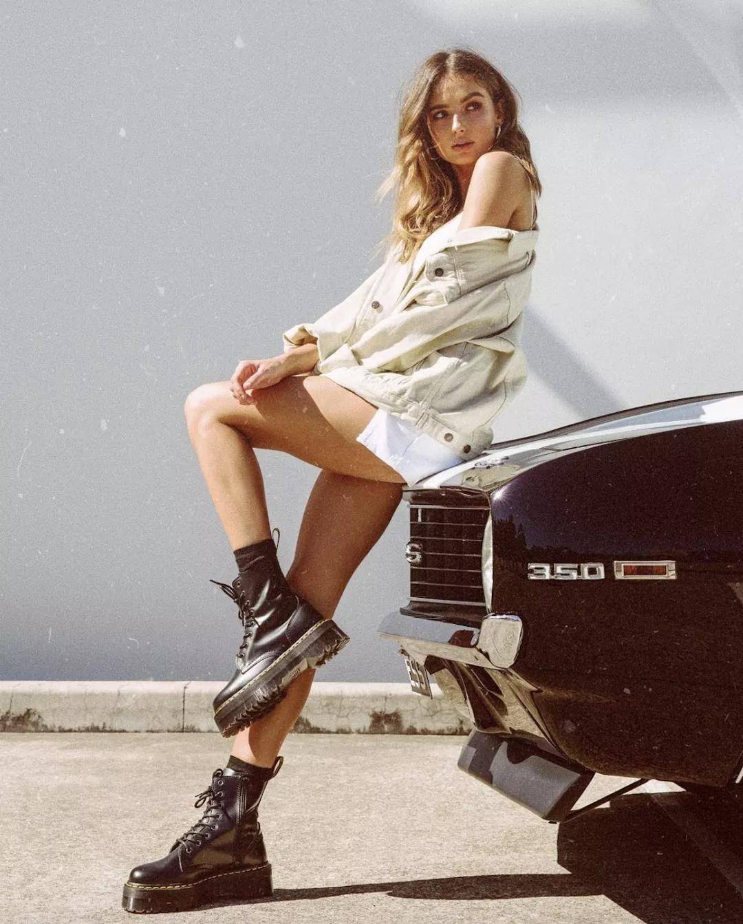 休闲百搭小白鞋是您的最佳搭配,秋天必备百搭鞋