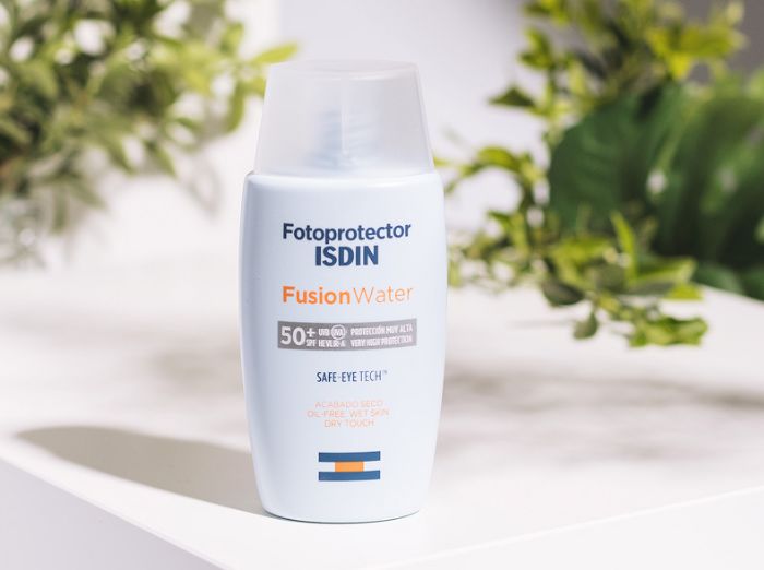 一到夏天就断货？这支水做的防晒液轻薄隐形，西班牙运动队同款！