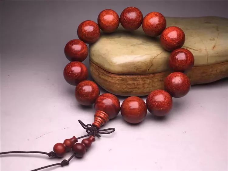 黄花梨手串男女佩戴有讲究吗,佛珠手串正确戴法小学生