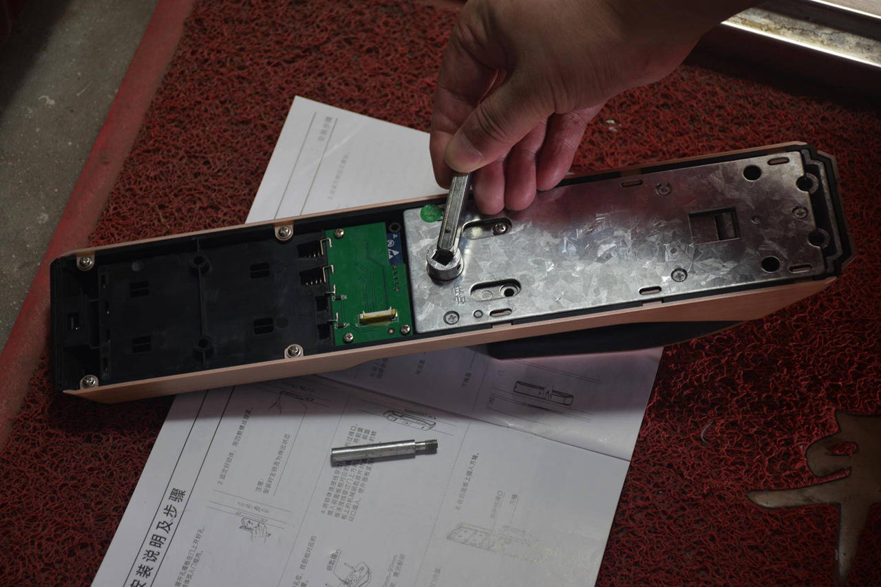 指静脉智能锁比指纹锁更安全吗,智能指纹锁自己设置最安全的方法