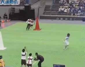 自认“绑腿走路”项目天下无敌的日本，被中国少林寺砸了场子