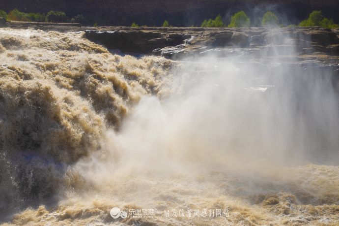 “盖河漩涡，如一壶然。”跃然纸上似惊鸿戏水