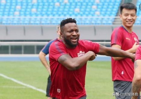 建业奥汗德扎发挥不佳事出有因：发烧38度赛前还在输液