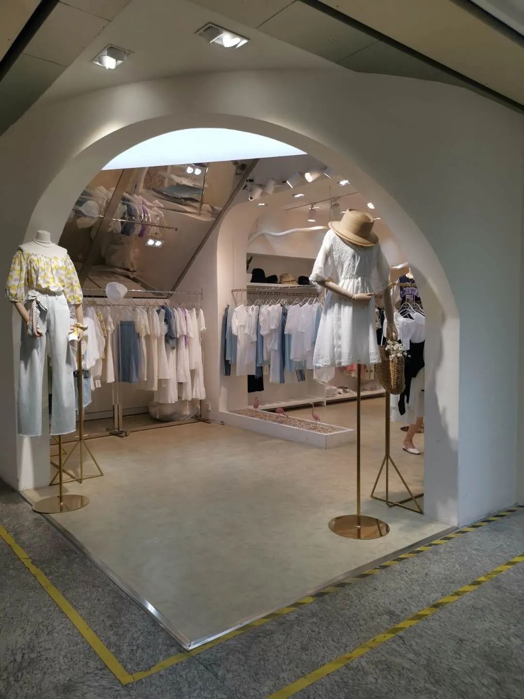 广州最美的服装市场推荐,广州最流行服装批发