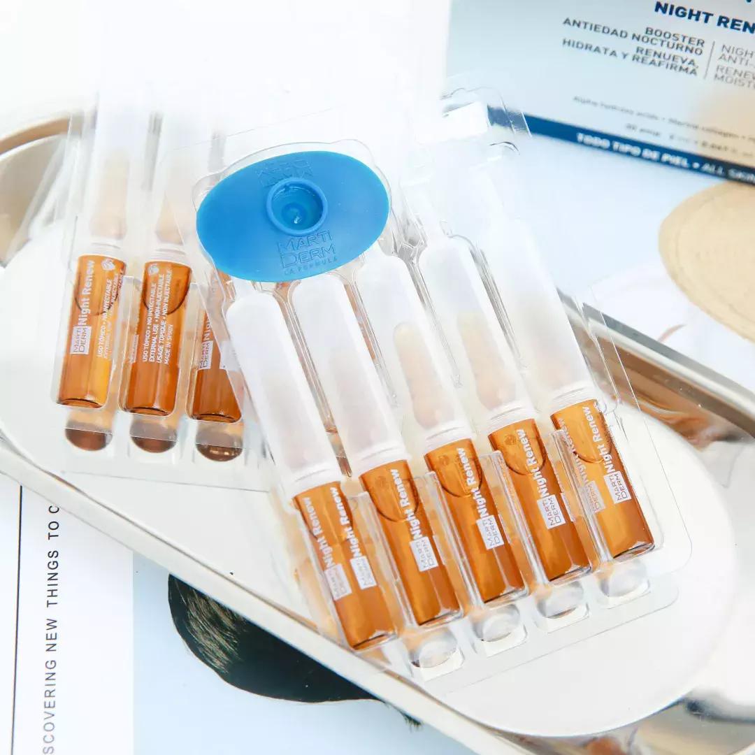 皮肤泛红脱皮长痘用什么护肤品好,18岁脸上长痘的少女用什么护肤品