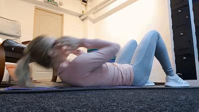 一个动作练出腹肌马甲线,怎么才能练出腹肌马甲线三个动作