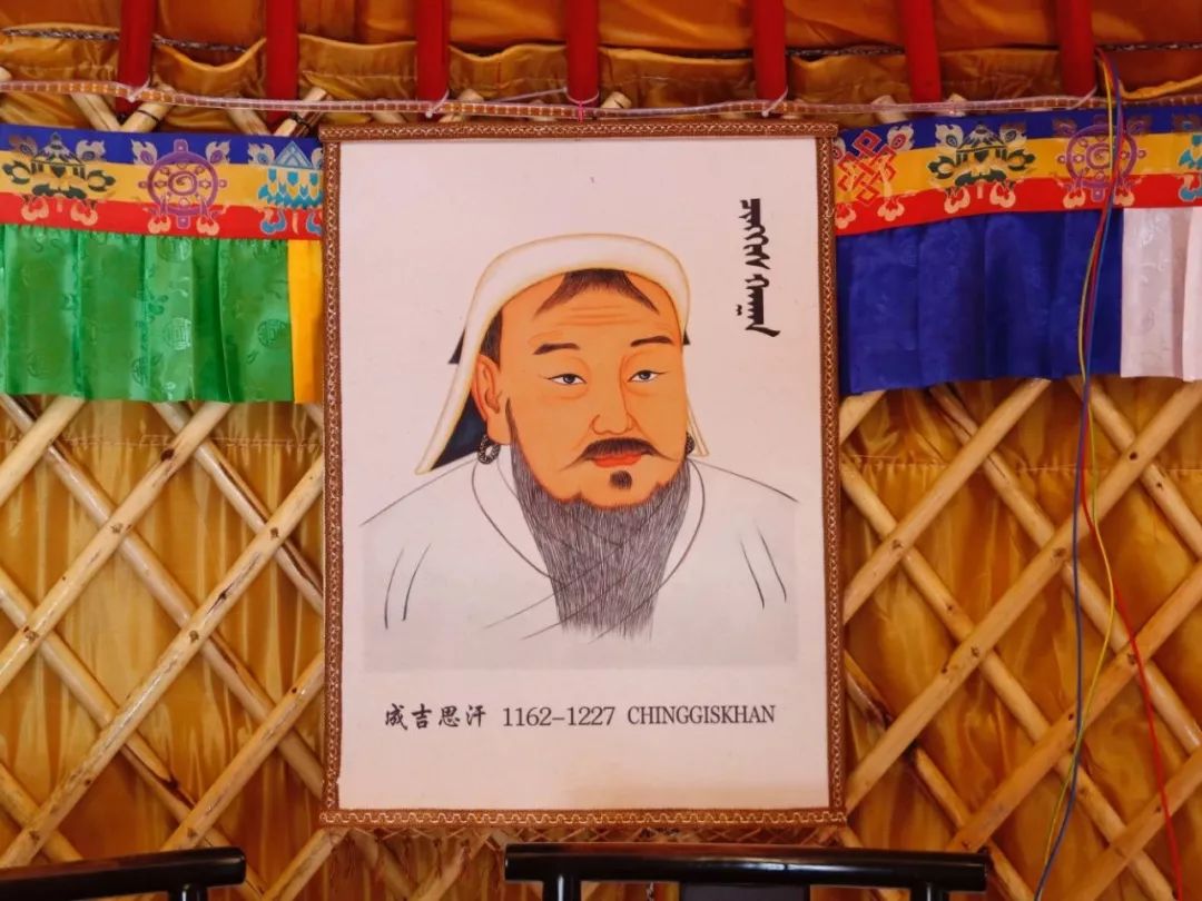 可以吃烧烤烤全羊的地方,有篝火烤全羊的地方