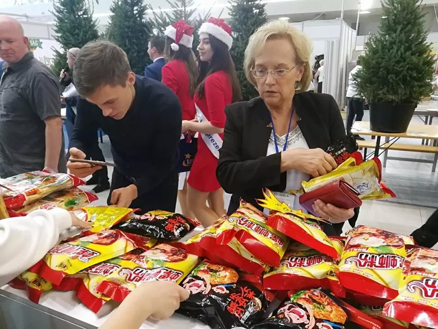 漂洋过海来见你广西螺蛳粉是这样走向世界的