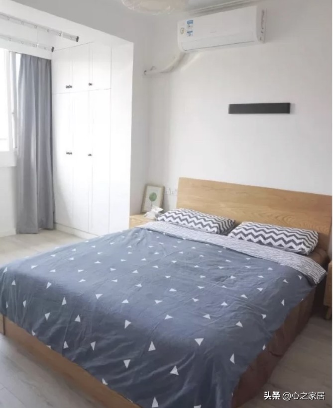 小客厅用卡座代替沙发的效果图,沙发摆在餐厅与客厅之间经典案例