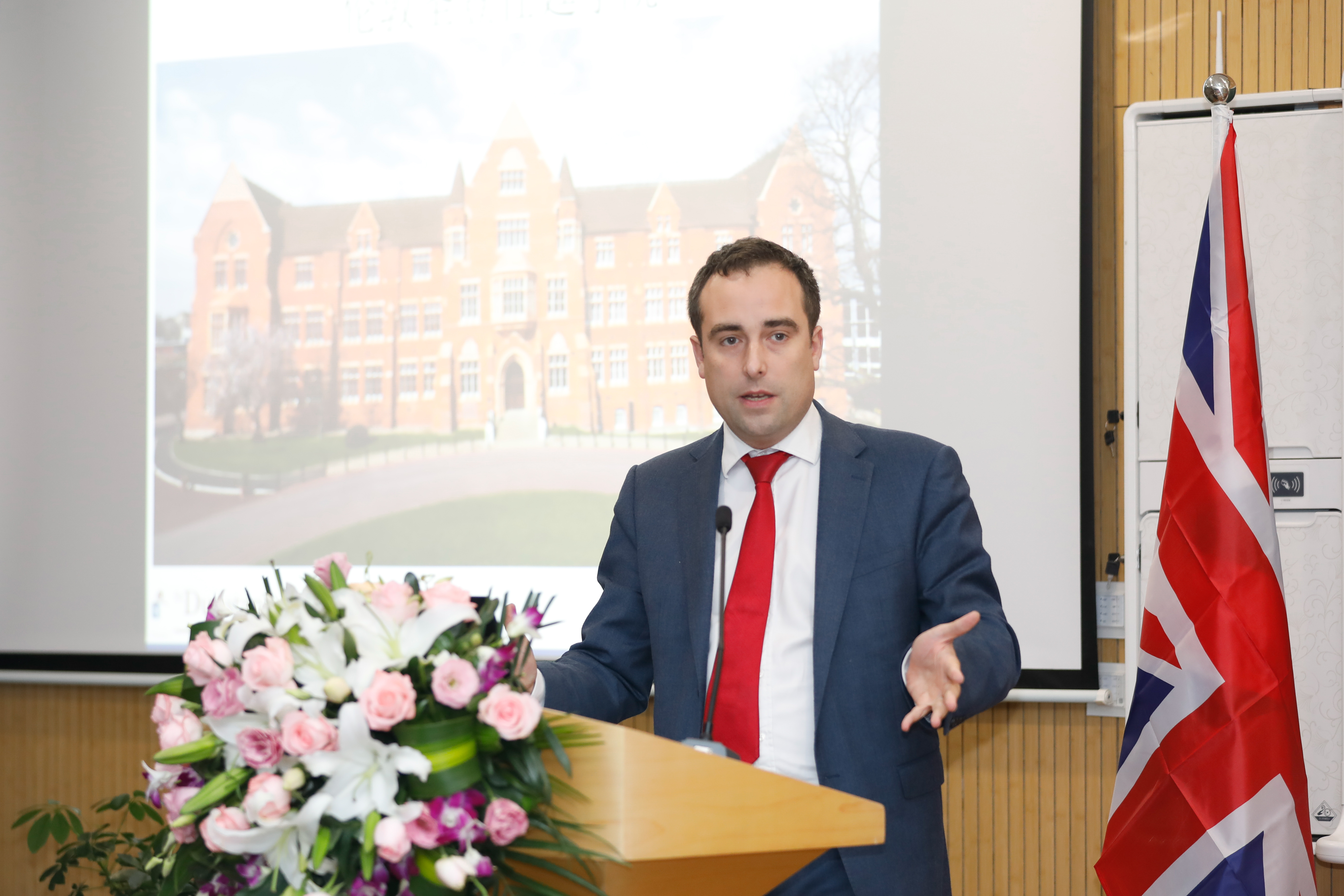 大咖云集杭州银湖书院，探讨K-12教育体系的治理与文化建构