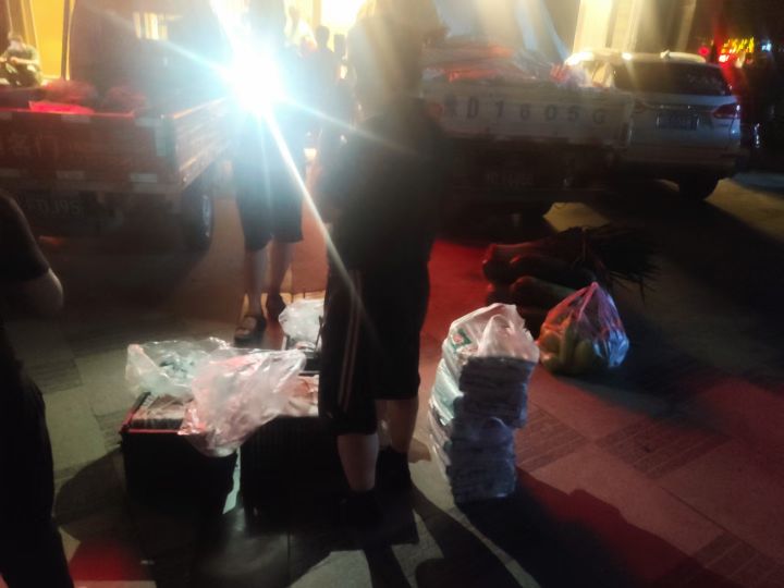 战斗在抗击疫情一线的勇士们,奋战在抗灾救灾一线的红十字人