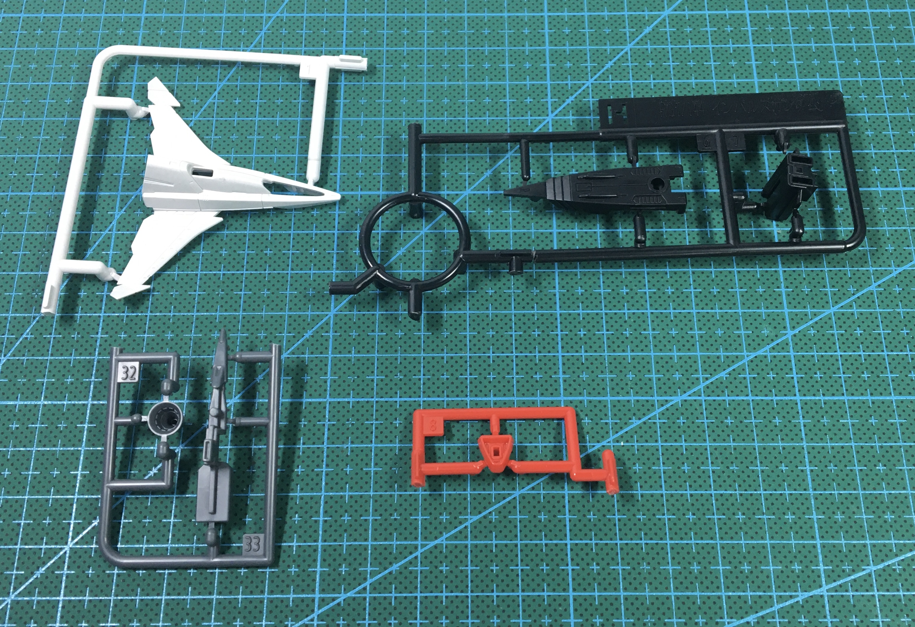 万代rg报丧女妖模型测评,万代rg空装脉冲高达测评