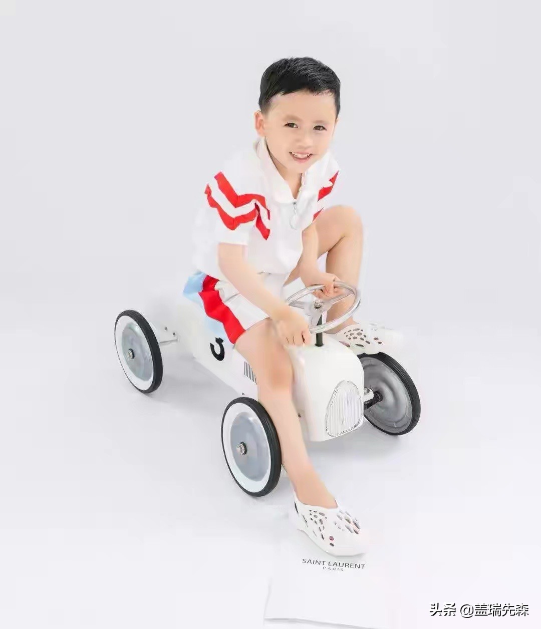 adidasyeezy洞洞鞋问题,adidas鞋子yeezy系列