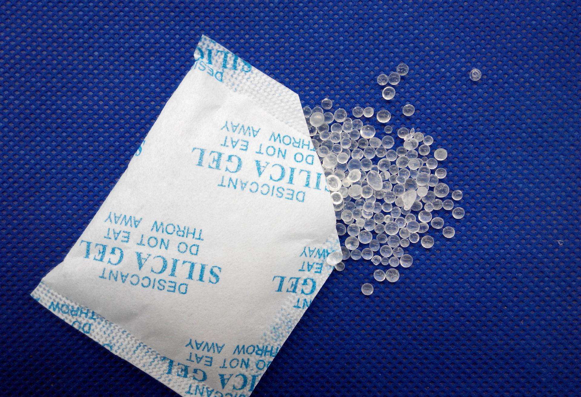 宝宝吃干燥剂多少长时间能安全,宝宝误食少量干燥剂怎么办