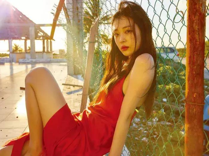 李圣经气质魅力的长腿女神,李圣经肤白貌美美得惊为天人