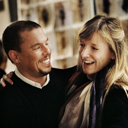 麦昆鞋angelababy,亚历山大麦昆小白鞋为什么很硬