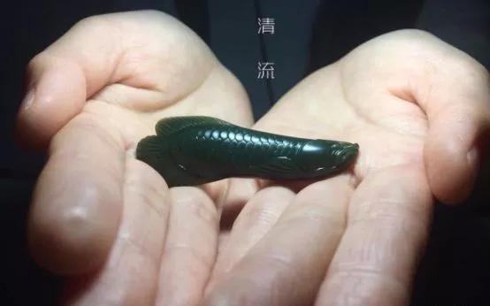 穿金戴银真的能走运吗,穿金显富贵戴玉保平安