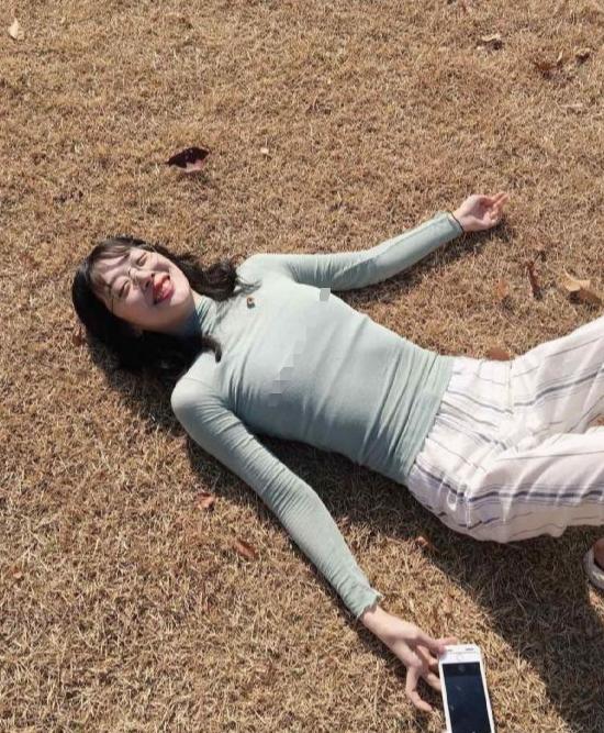 继“雪莉又不穿内衣”前，已经有很多国内女星也不穿了