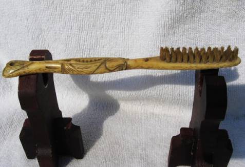 古人如何清洁牙齿？浓茶漱口、树枝擦牙、猪毛刷牙，脑洞十足