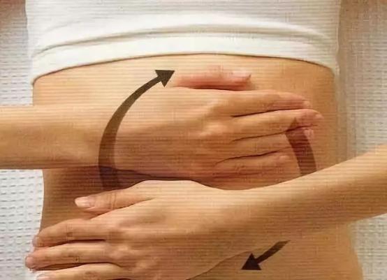 风油精滴肚脐下2寸有什么作用,风油精放在肚脐里有什么效果