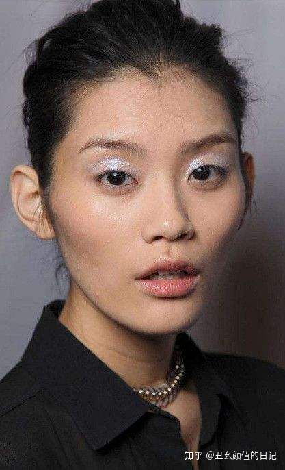 针对三种大饼脸的瘦脸按摩方法,怎么瘦脸解决大小脸