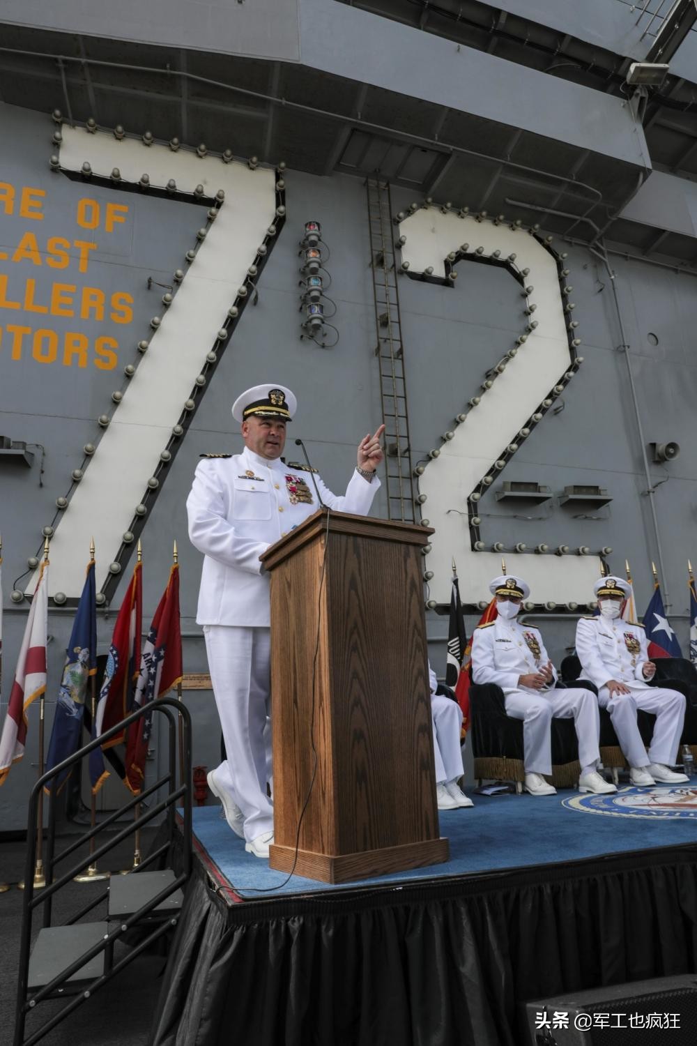 美国林肯号航母舰长,林肯号女舰长图片