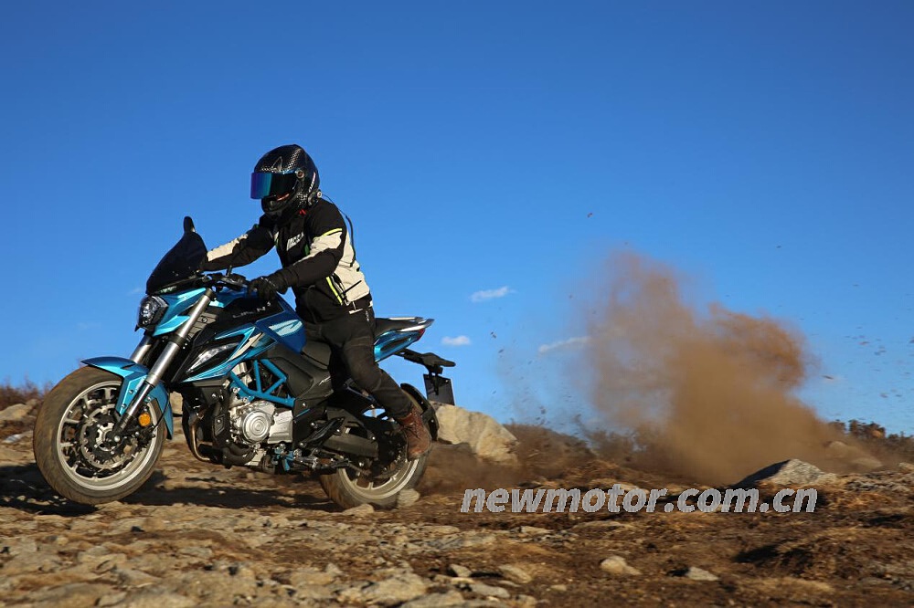 川西去看贡嘎雪山,川西看雪山和草原
