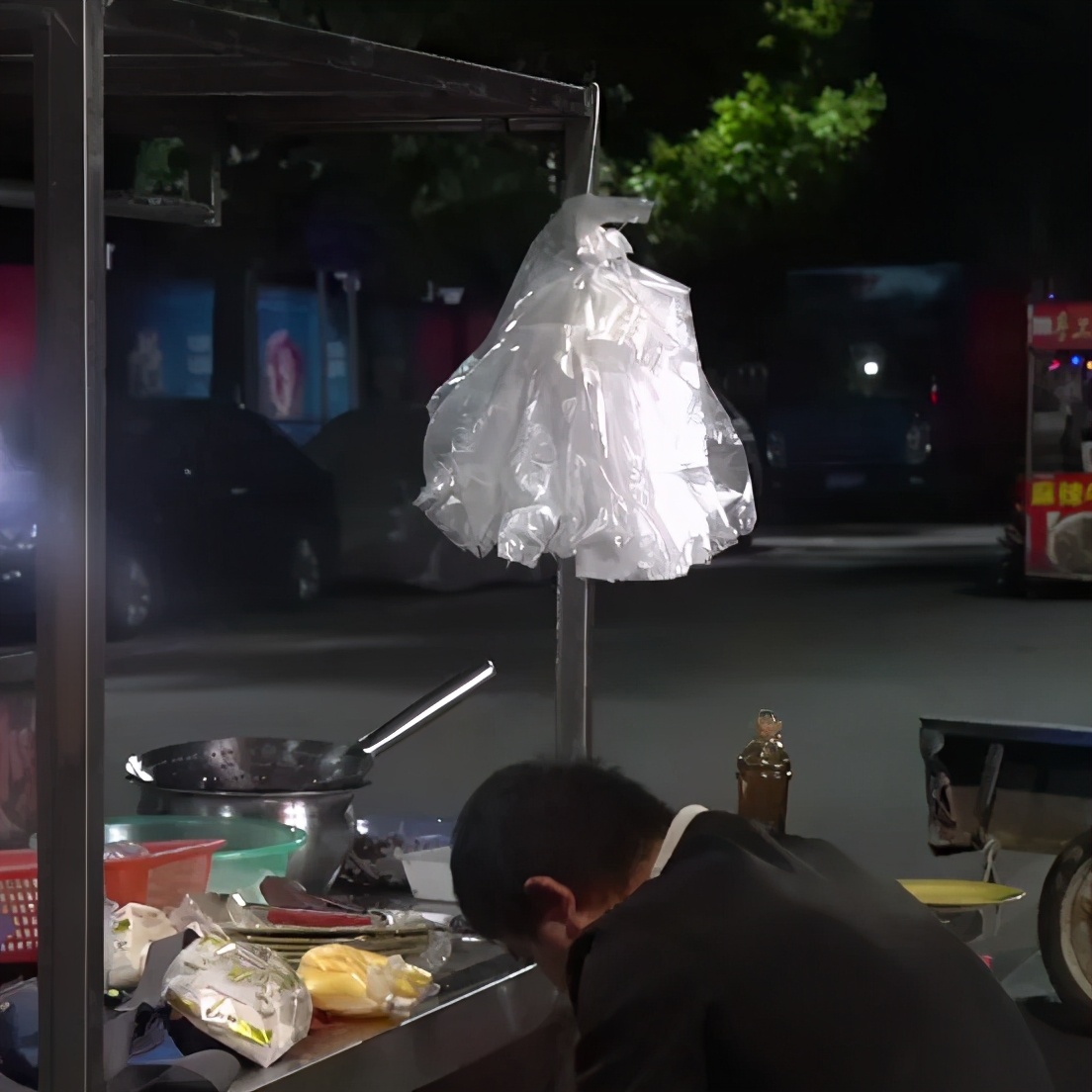 摆宵夜摊能挣到大钱吗,摆夜宵摊赚钱吗