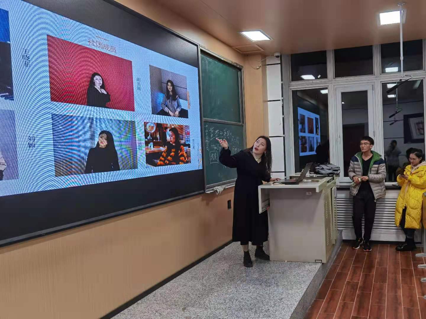 新闻与传播学院的网络与新媒体,新闻与传播学院迎双新