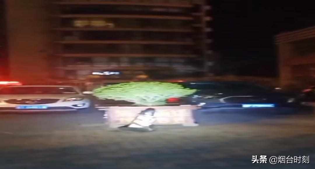 到底是谁给谁添堵,到底是谁在堵车啊搞笑