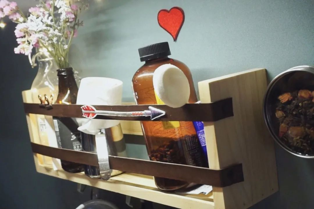 互联网大厂情侣辞职，爆改12㎡房车：不买房也可以很快乐