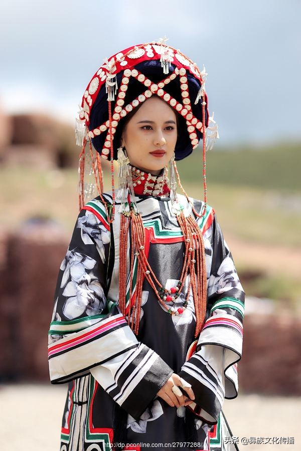 彝族：有米有丝共兴旺