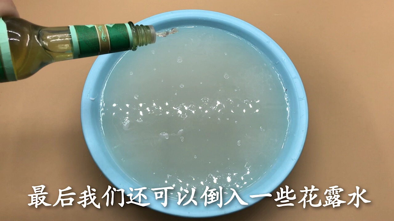 清水拖地干净不留水渍,怎样拖地地板才会干净又亮