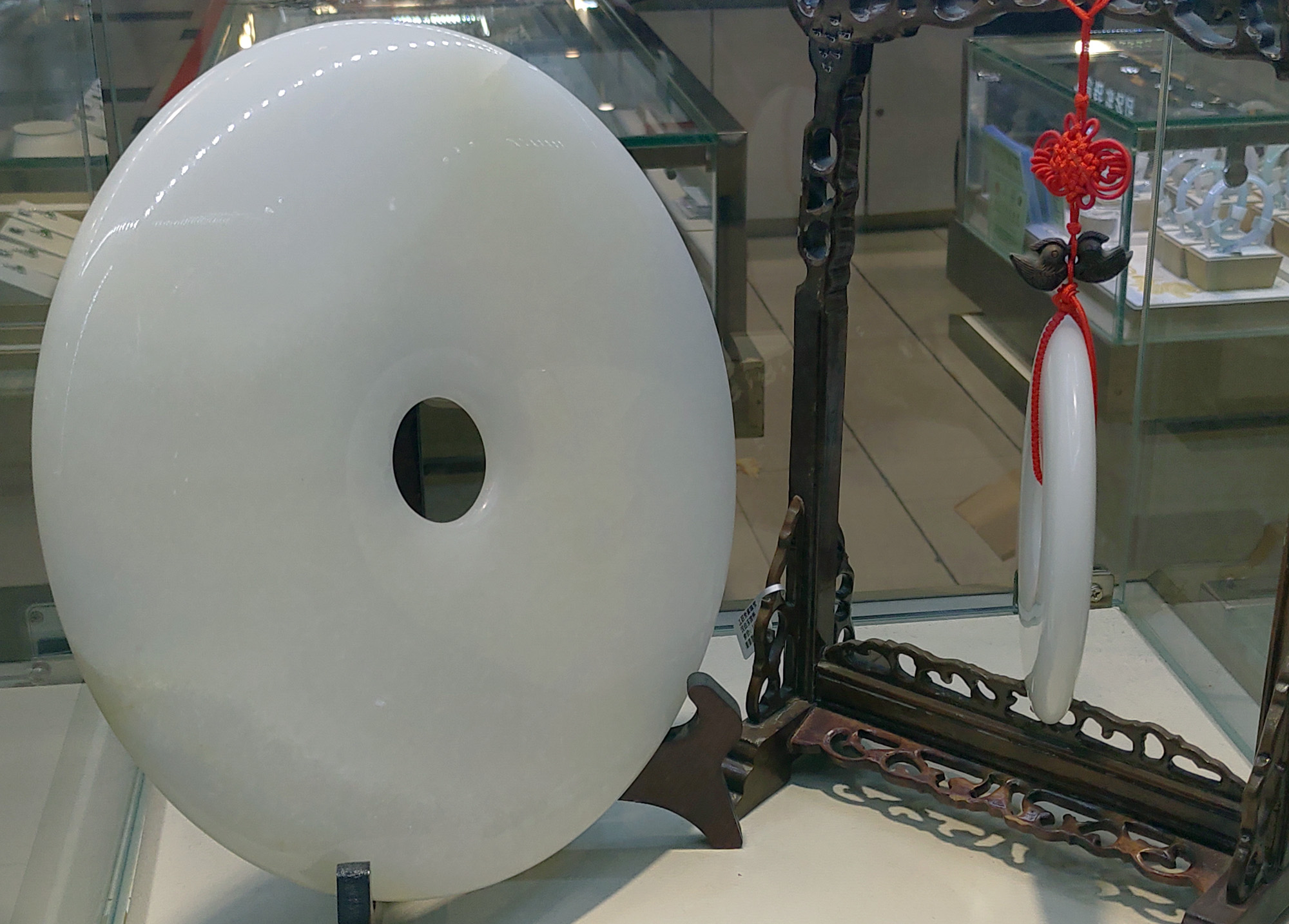 简单列举几种与和田玉相似的玉石,和田玉戈壁料相似的玉石