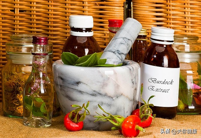 药酒乌头碱中毒,自泡酒会中毒吗