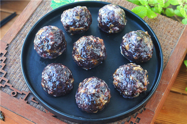 黑米球做法步骤,黑米球的做法