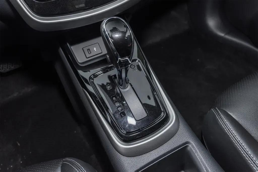 大众高尔夫对比骐达,高尔夫飞度纠结买哪个