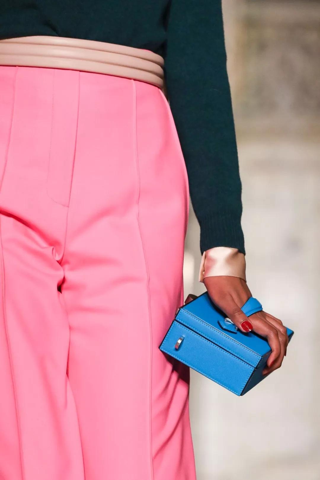 等疫情过后穿上漂亮的衣服,等疫情过后去赏花