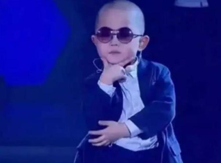 广场舞神童李泽睿近况,15岁广场舞神童郑学智