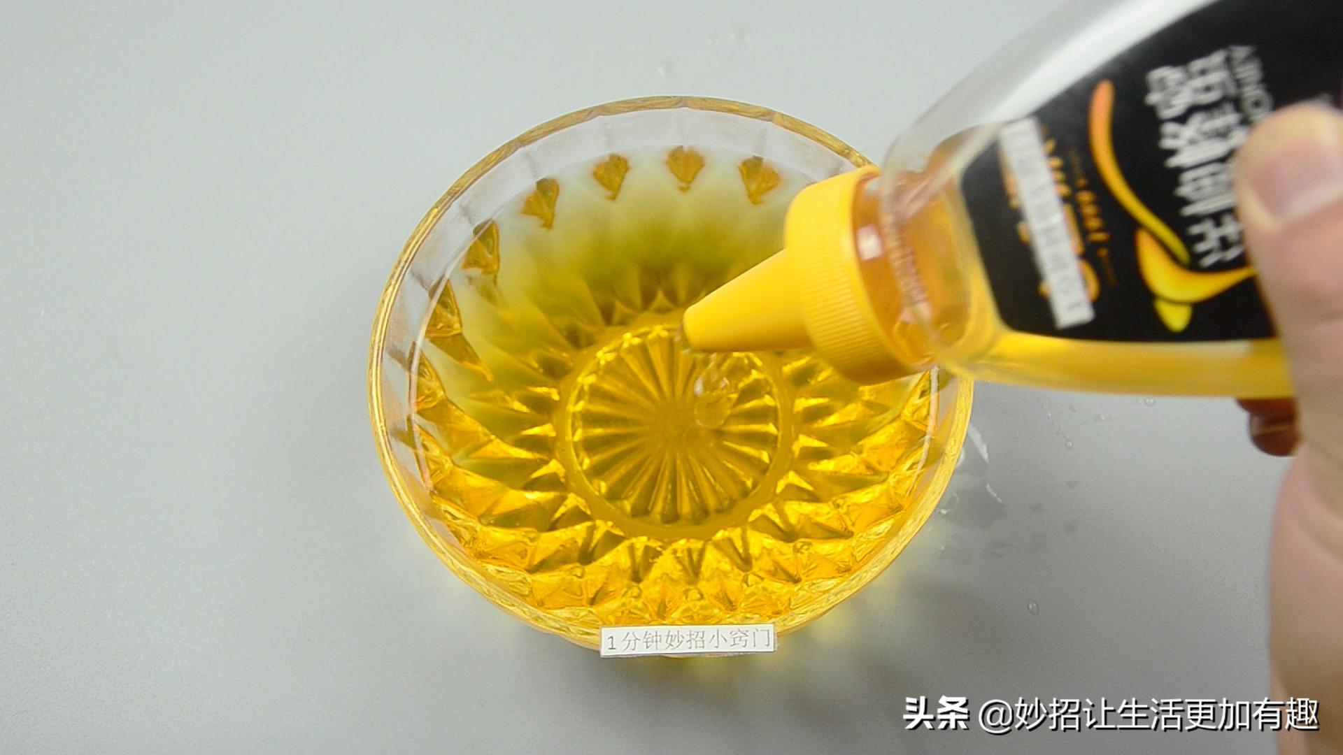 脸上长色斑难看又显老，教你简单一招，轻松淡化色斑显白嫩