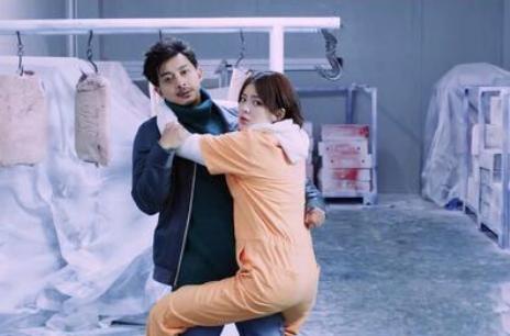 戴朵花组合屡破谎言终揭318案真相，幕后大佬表面君子实则大恶