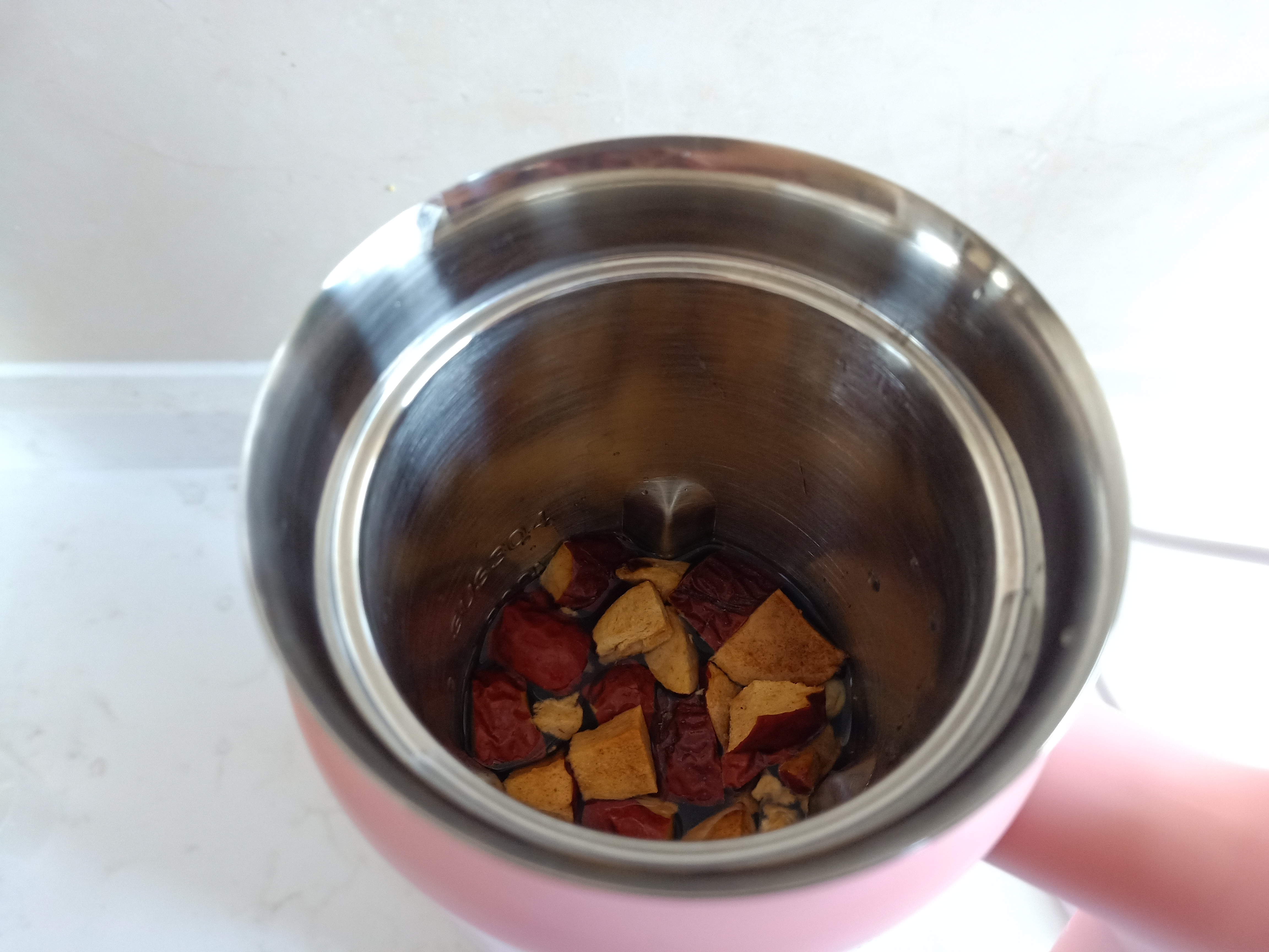 打出来的豆浆有很多泡泡是没熟吗,打豆浆之前豆子要煮吗