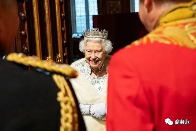 英国女王的珠宝高清,英国女王伊丽莎白二世的珠宝