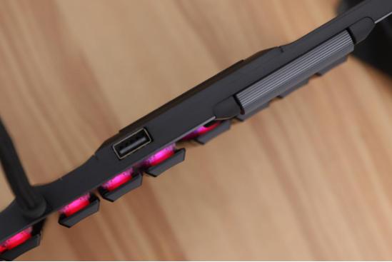 罗技6930电竞耳机,罗技g系列打游戏鼠标哪个好用