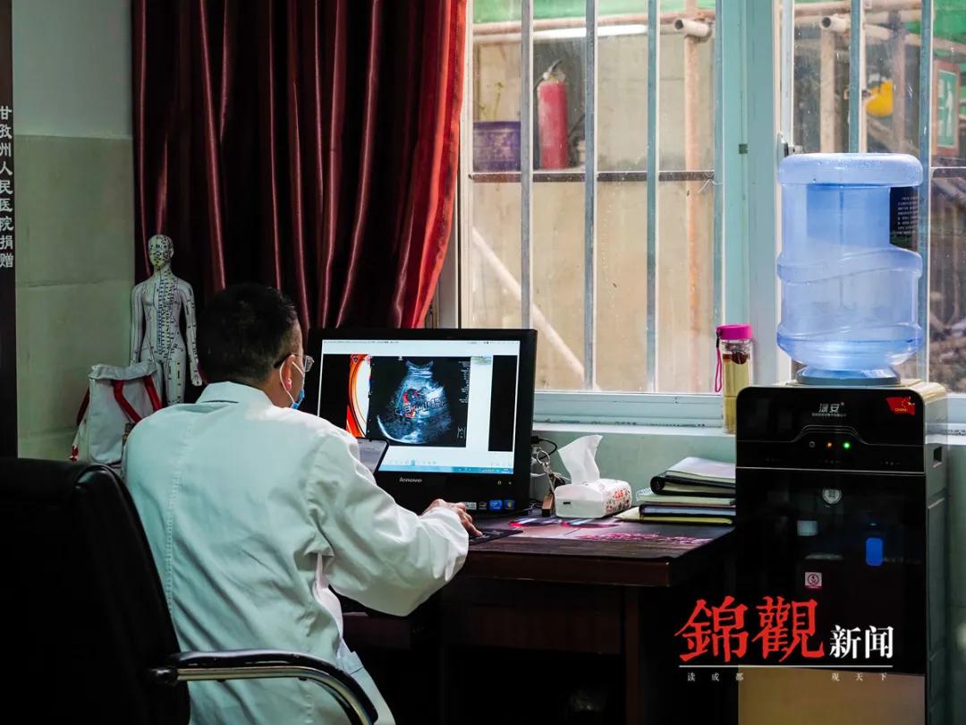 雪山下建筑物,雪山下建一座自己的木屋