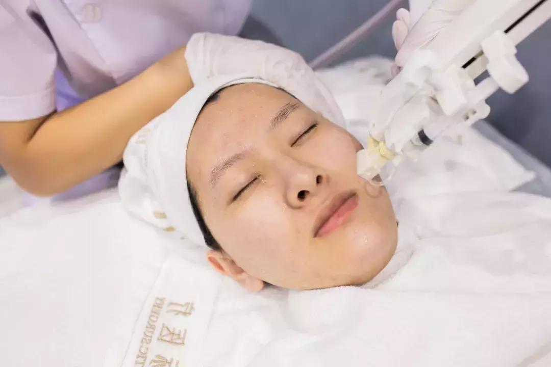 9.9元开启杭州女孩的高光时刻！变白变嫩变漂亮